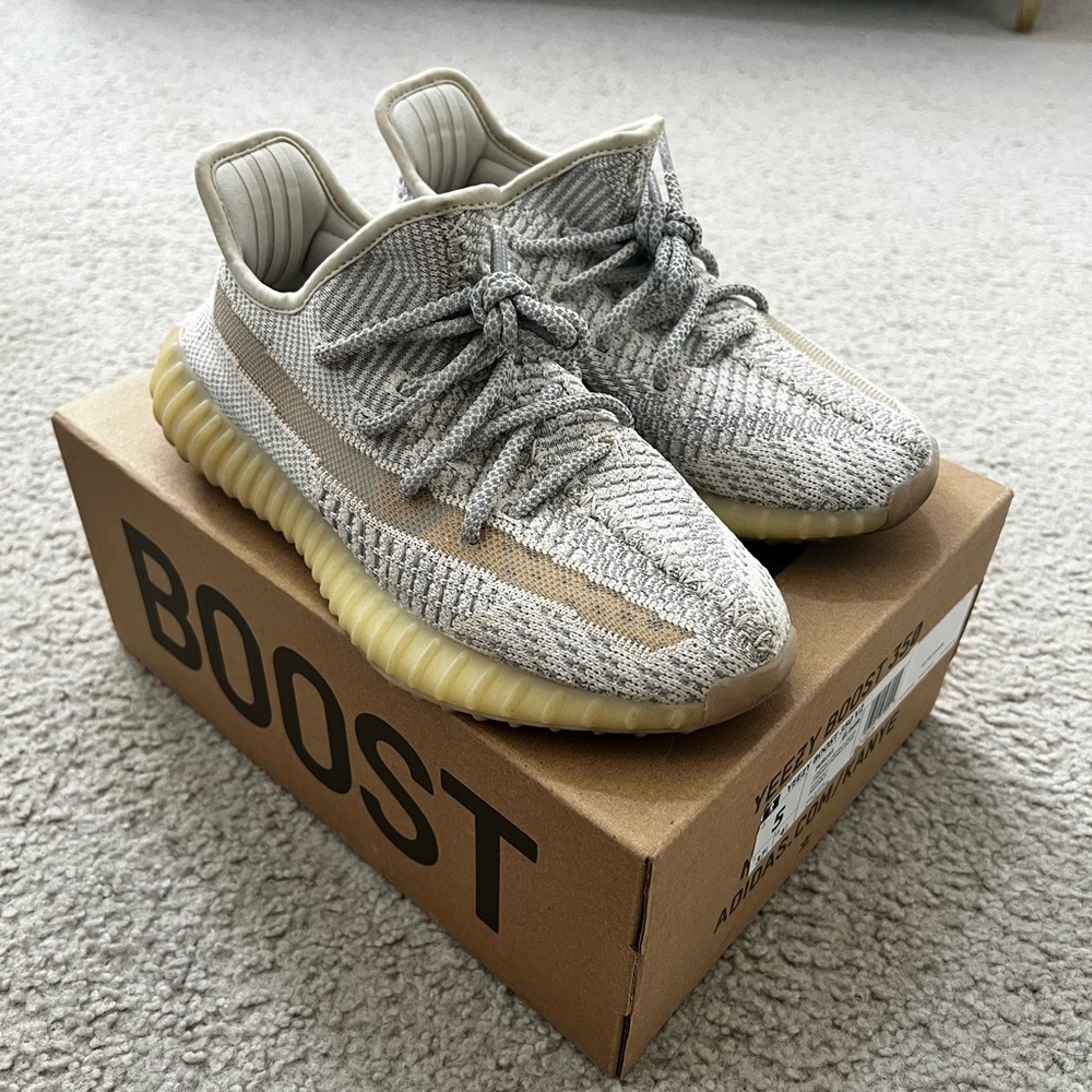 Adidas Yeezy Boost 350 V2 Sneakers - Gray